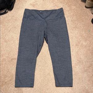 Under armour Dark Gray cropped Leggings size L